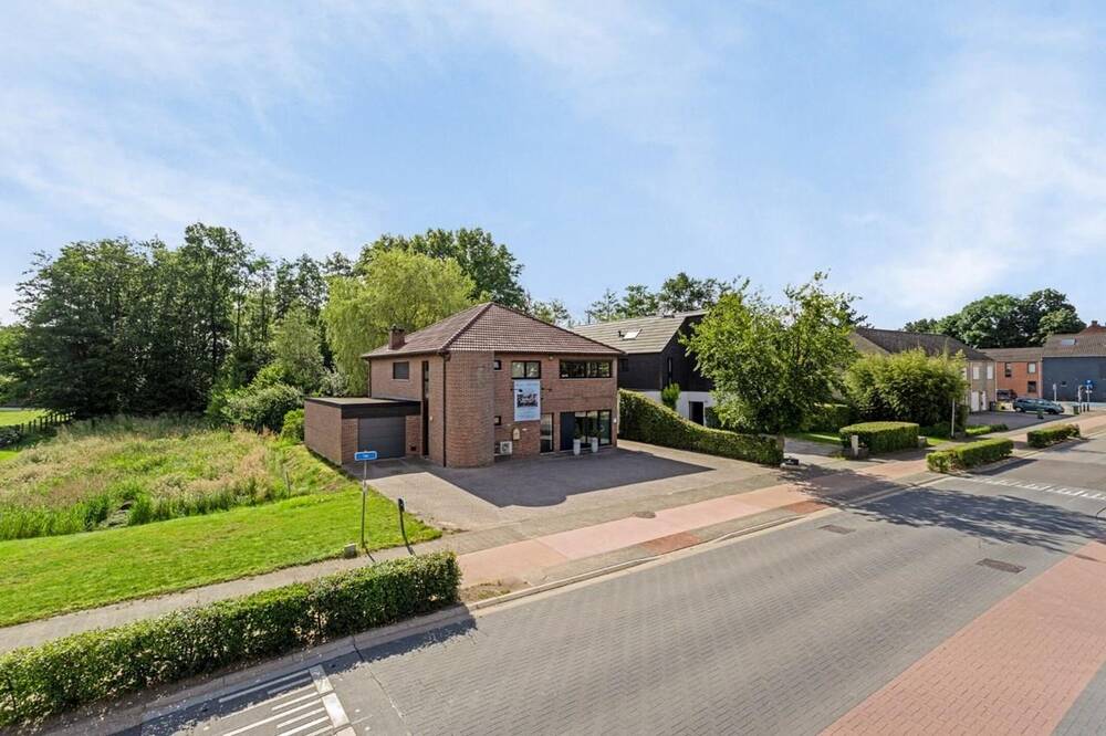 Handelszaak te  koop in Olmen 2491 525000.00€  slaapkamers m² - Zoekertje 169595