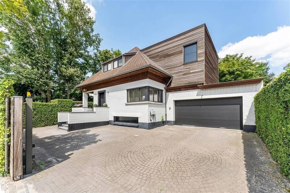 Huis te  koop in Ranst 2520 1250000.00€ 3 slaapkamers 315.00m² - Zoekertje 183293