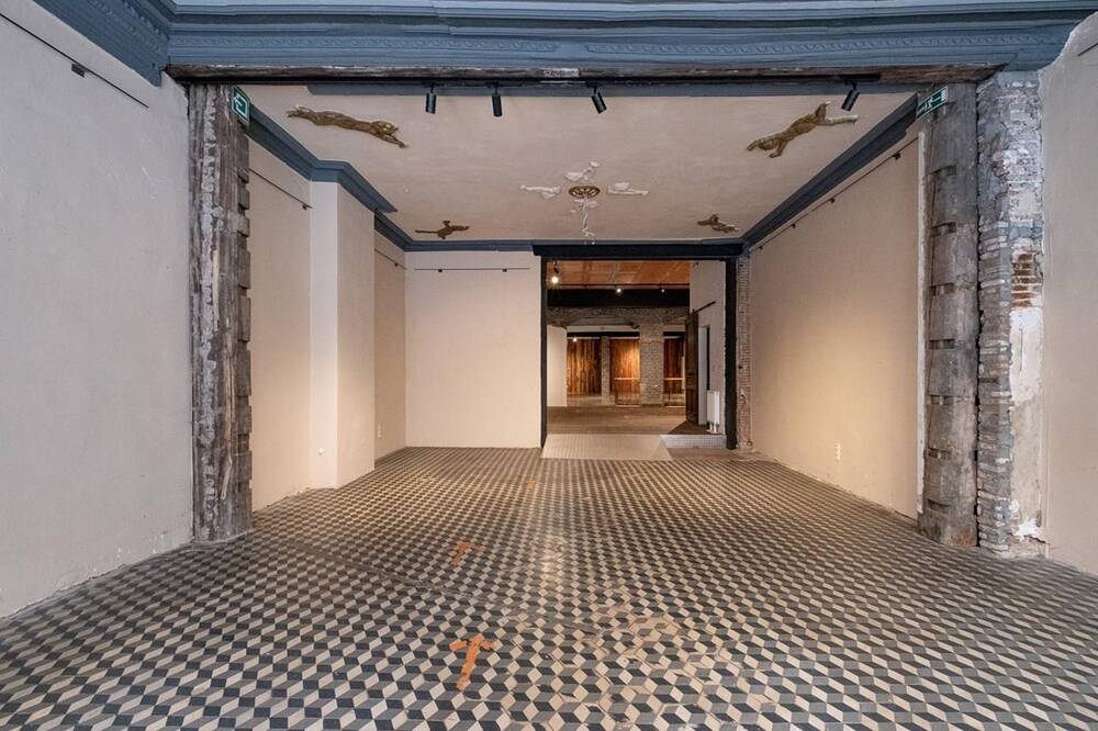 Handelszaak te  huur in Antwerpen 2000 5500.00€  slaapkamers m² - Zoekertje 183502