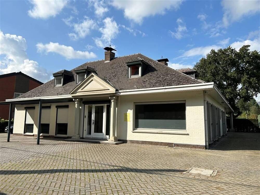 Huis te  koop in Malle 2390 449000.00€ 5 slaapkamers 431.00m² - Zoekertje 192355