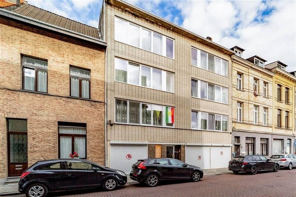 Huis te  koop in Merksem 2170 1295000.00€ 12 slaapkamers 975.00m² - Zoekertje 201616