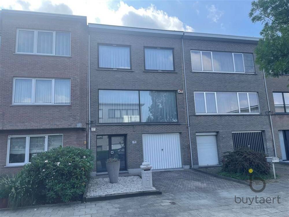 Huis te  koop in Merksem 2170 385000.00€ 3 slaapkamers 167.00m² - Zoekertje 203380