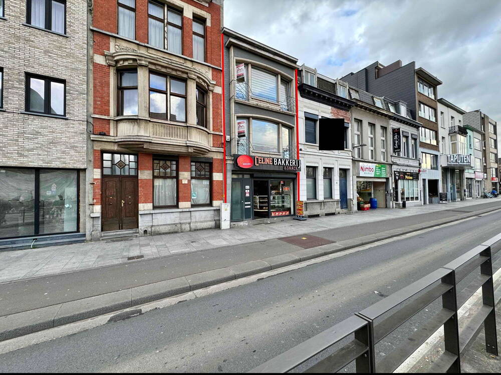 Huis te  koop in Merksem 2170 430000.00€ 4 slaapkamers 307.00m² - Zoekertje 210105