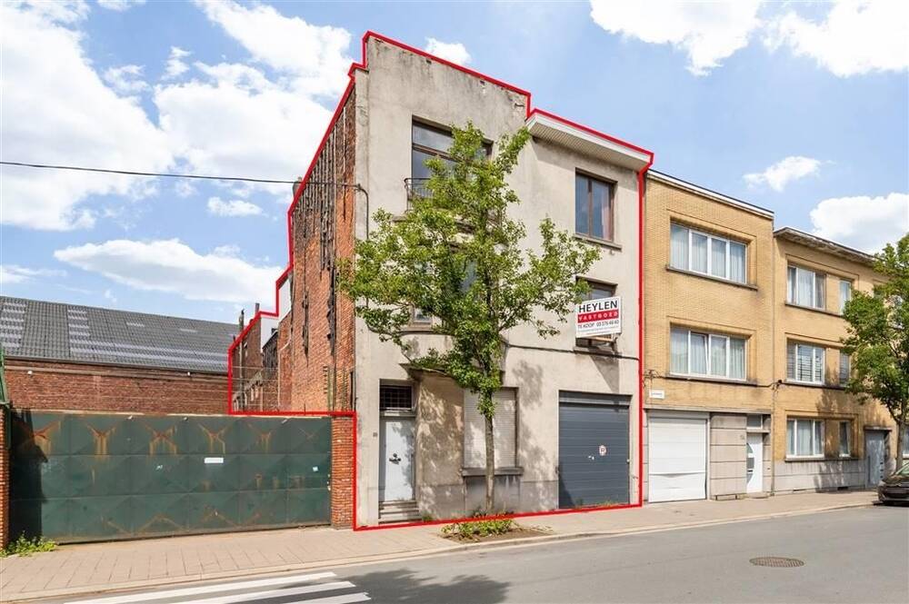 Huis te  koop in Merksem 2170 325000.00€ 3 slaapkamers 210.00m² - Zoekertje 208675