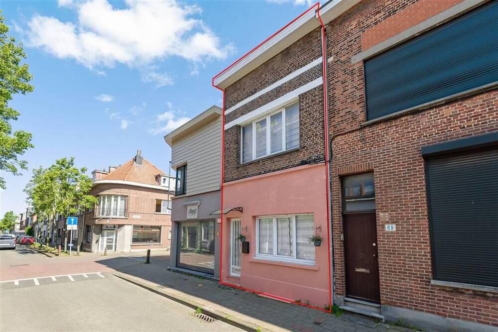 Huis te  koop in Merksem 2170 255000.00€ 4 slaapkamers 155.00m² - Zoekertje 208817