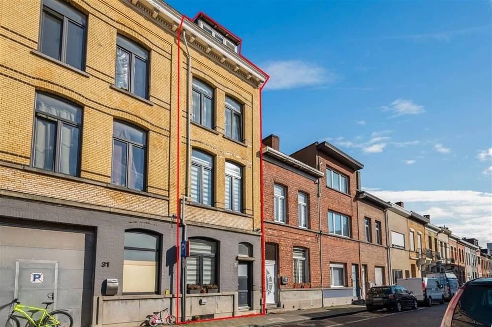 Huis te  koop in Merksem 2170 325000.00€ 3 slaapkamers 184.00m² - Zoekertje 207783