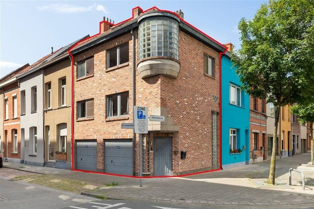 Huis te  koop in Merksem 2170 324000.00€ 2 slaapkamers 156.00m² - Zoekertje 208264