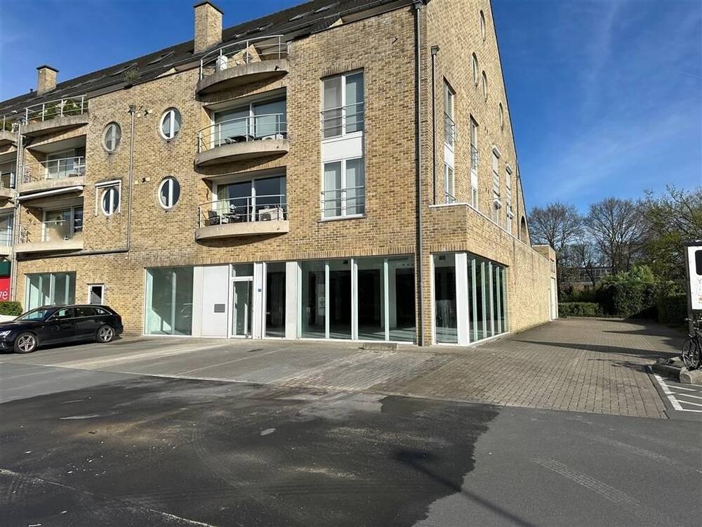 Handelszaak te  huur in Herentals 2200 4500.00€  slaapkamers 499.00m² - Zoekertje 213738