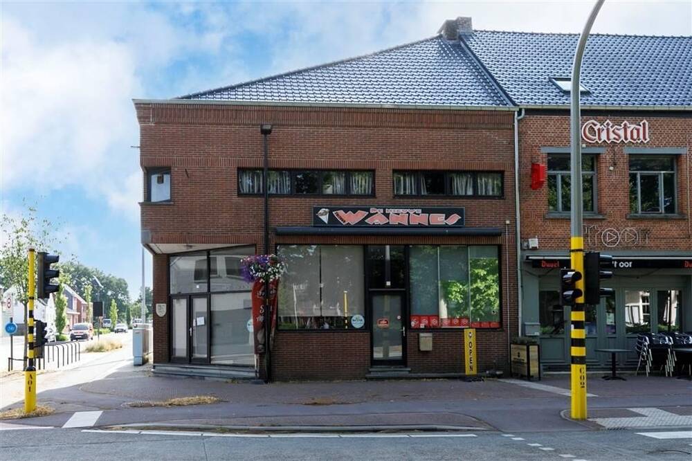 Handelszaak te  huur in Olen 2250 2250.00€  slaapkamers 150.00m² - Zoekertje 213928