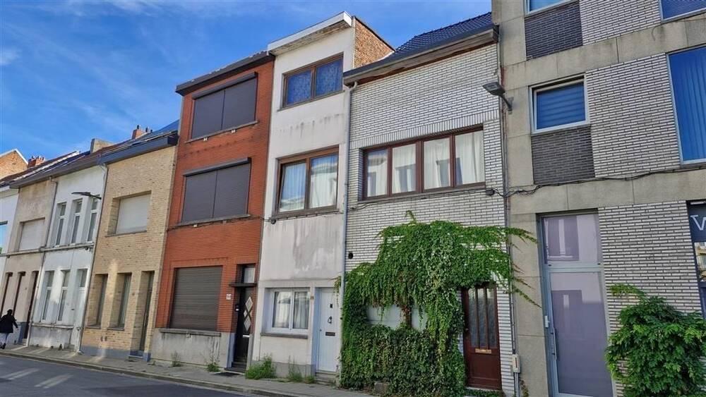 Huis te  koop in Borgerhout 2140 168000.00€ 3 slaapkamers 96.00m² - Zoekertje 213601