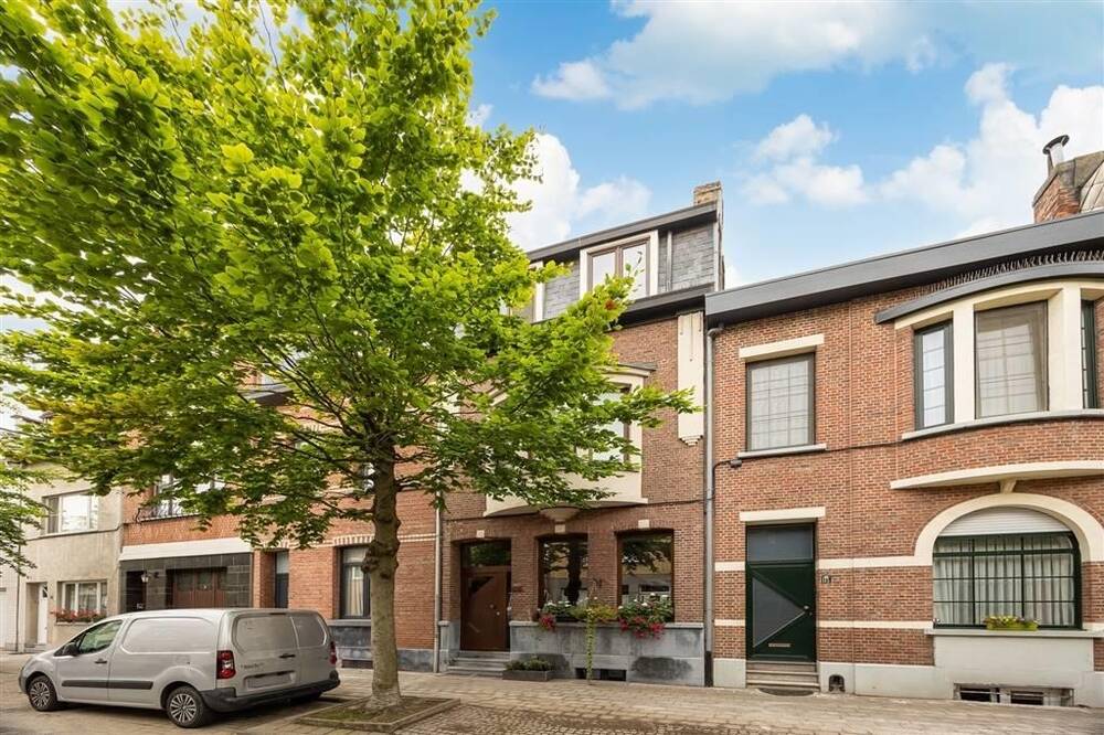 Huis te  koop in Merksem 2170 389000.00€ 4 slaapkamers 191.00m² - Zoekertje 214832