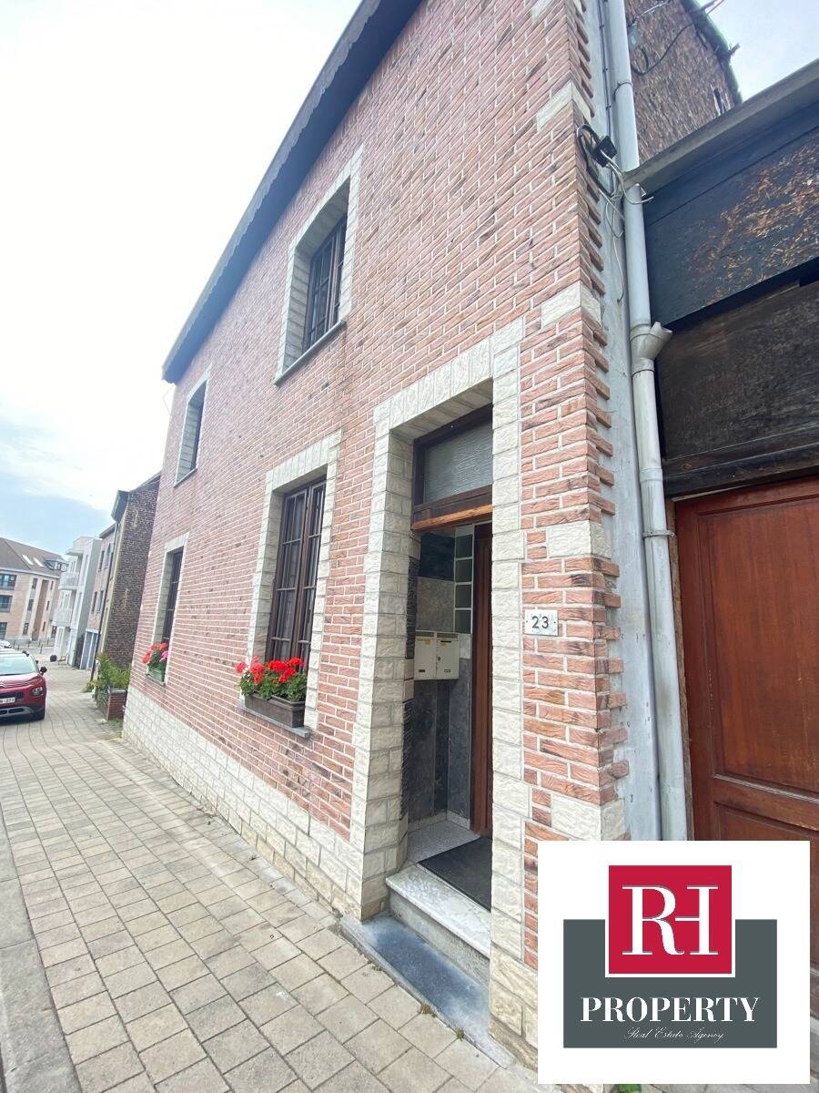 Huis te  in Neder-Over-Heembeek 1120 390000.00€ 5 slaapkamers 244.00m² - Zoekertje 214514