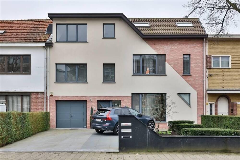 Appartementsgebouw te  koop in Edegem 2650 695000.00€ 7 slaapkamers 321.00m² - Zoekertje 214969