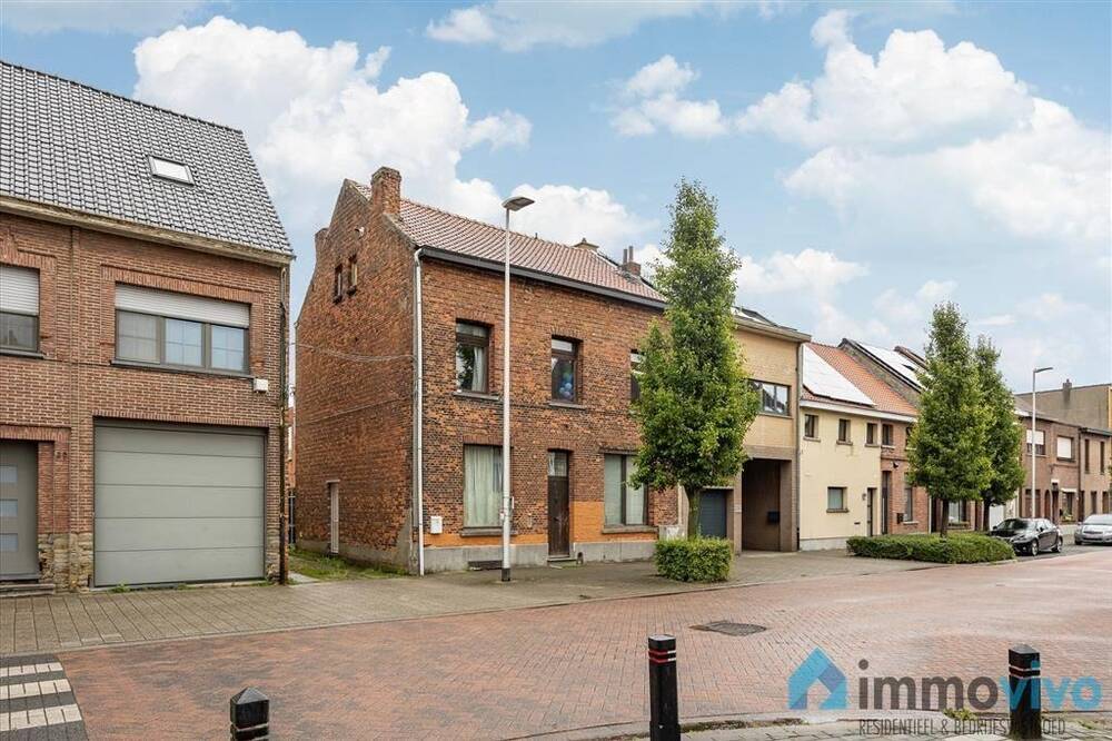 Huis te  koop in Hemiksem 2620 299000.00€ 5 slaapkamers 311.00m² - Zoekertje 216022