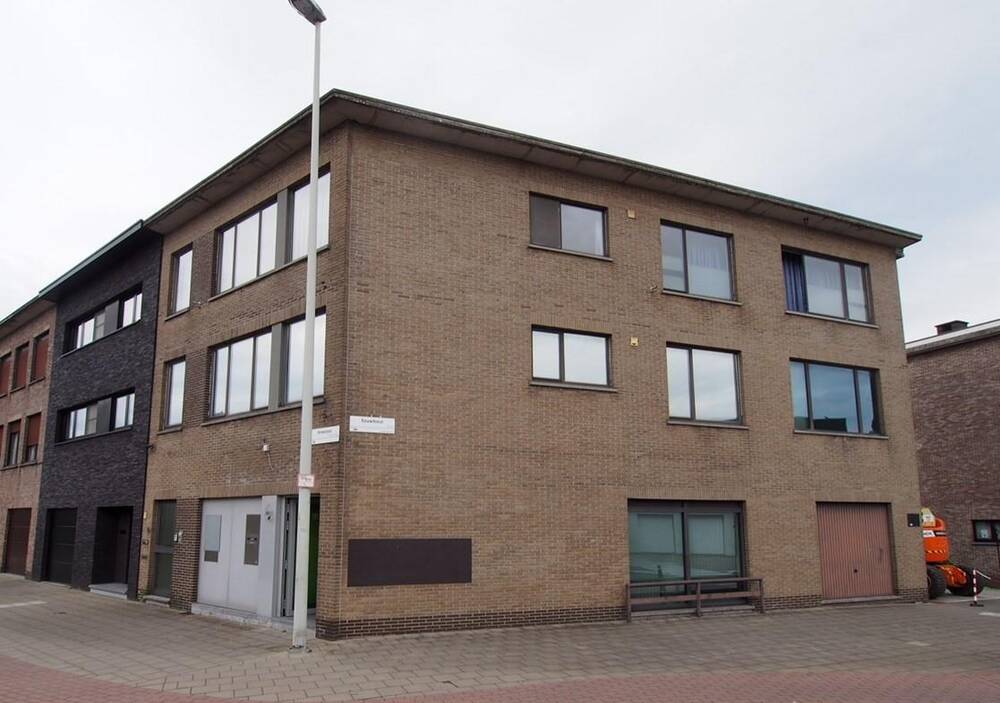 Handelszaak te  huur in Lier 2500 2400.00€  slaapkamers 292.00m² - Zoekertje 219060