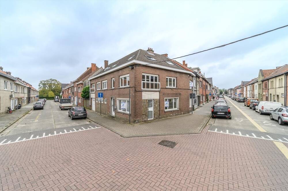 Huis te  in Aalst 9300 345000.00€ 6 slaapkamers 330.00m² - Zoekertje 226311