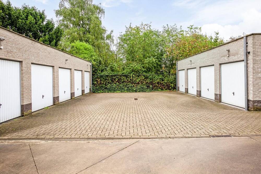 Box te  koop in Hoevenen 2940 60000.00€  slaapkamers m² - Zoekertje 230209