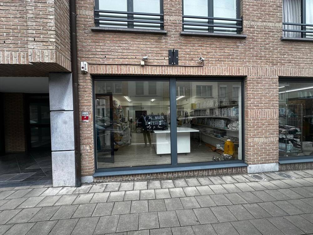 Handelszaak te  huur in Lier 2500 975.00€  slaapkamers 95.00m² - Zoekertje 230319