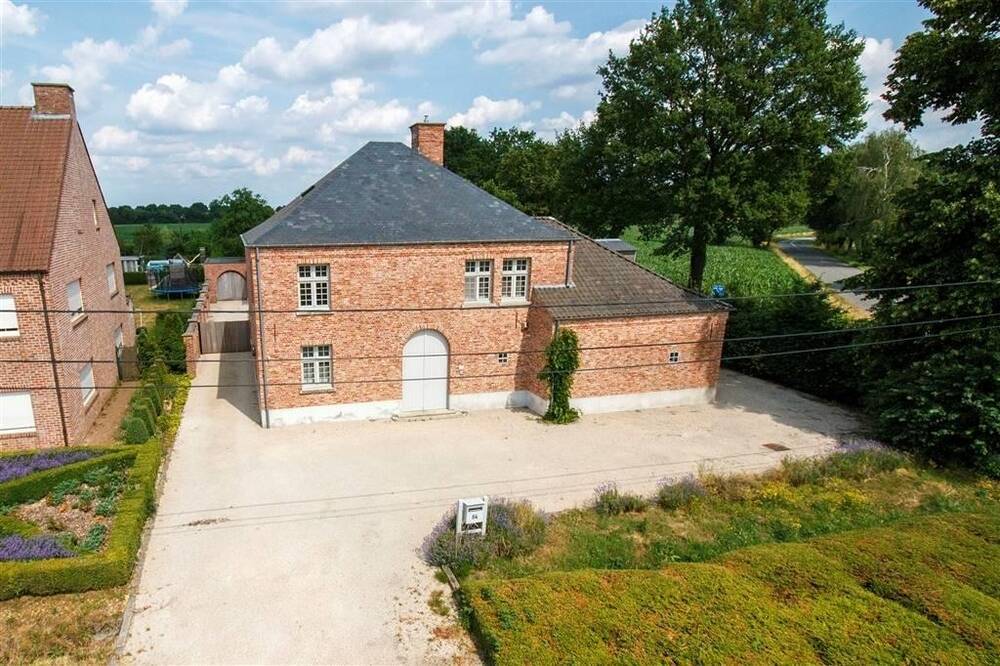 Bungalow te  koop in Geel 2440 895000.00€ 4 slaapkamers 393.00m² - Zoekertje 231893