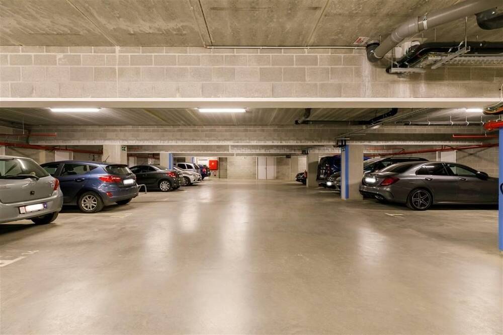 Parking & garage te  koop in Heist-op-den-Berg 2220 112500.00€  slaapkamers m² - Zoekertje 233111