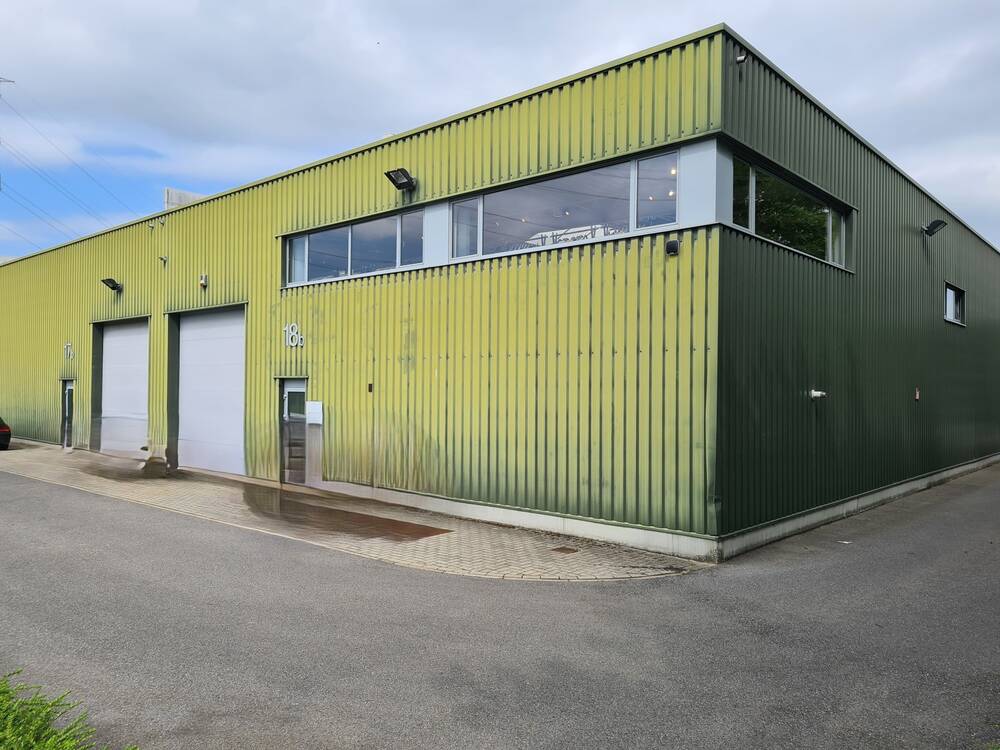 Handelszaak te  huur in Herentals 2200 1663.00€  slaapkamers 380.00m² - Zoekertje 231934