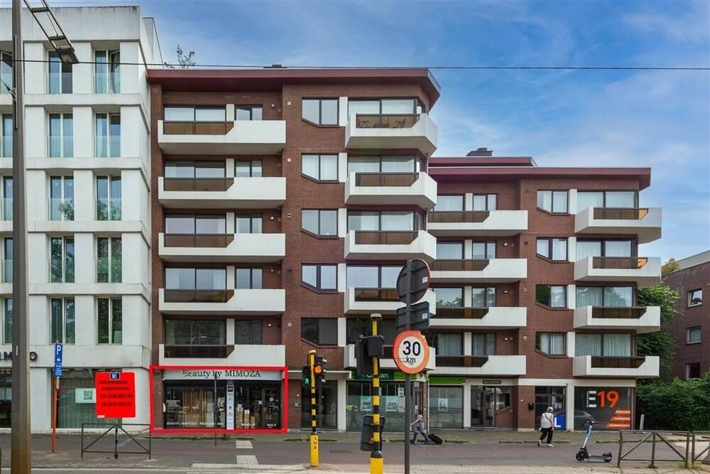 Handelszaak te  koop in Mortsel 2640 375000.00€  slaapkamers 95.00m² - Zoekertje 234271