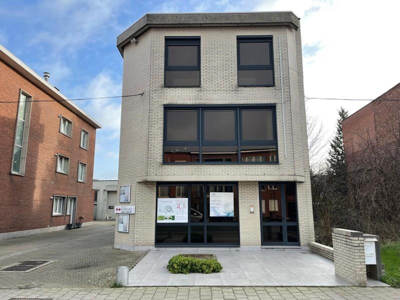 Handelszaak te  huur in Merksem 2170 1150.00€  slaapkamers 82.00m² - Zoekertje 235089