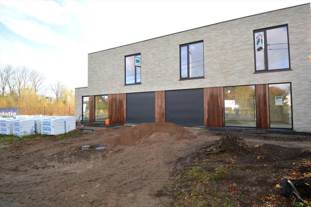 Huis te  koop in Zandhoven 2240 530000.00€ 3 slaapkamers 234.00m² - Zoekertje 236164