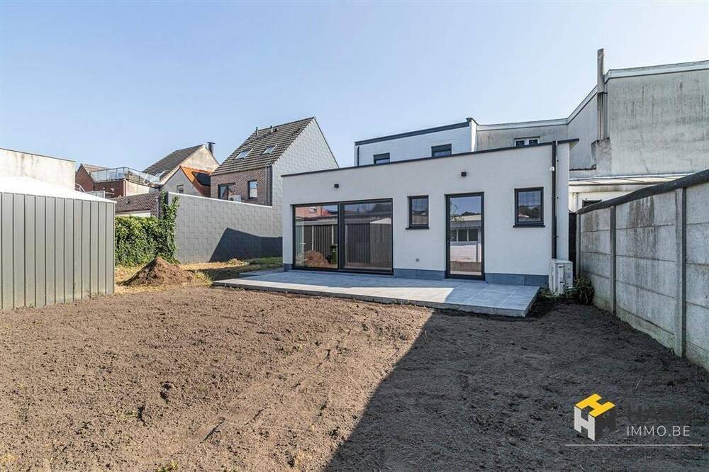 Huis te  koop in Hoevenen 2940 359000.00€ 3 slaapkamers 168.00m² - Zoekertje 239996