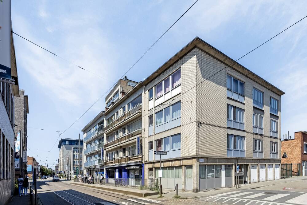 Handelszaak te  koop in Deurne 2100 330000.00€  slaapkamers 220.00m² - Zoekertje 240379