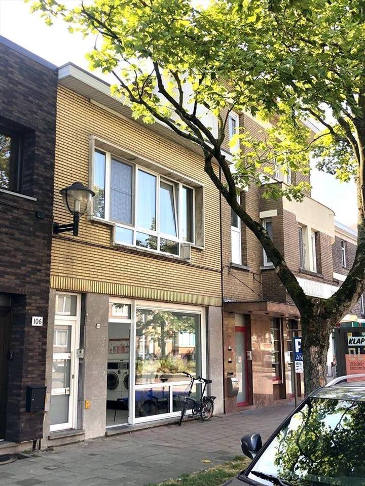 Handelszaak te  koop in Deurne 2100 349000.00€ 1 slaapkamers 198.00m² - Zoekertje 241681