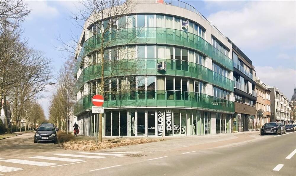 Handelszaak te  huur in Brasschaat 2930 5950.00€  slaapkamers m² - Zoekertje 245330