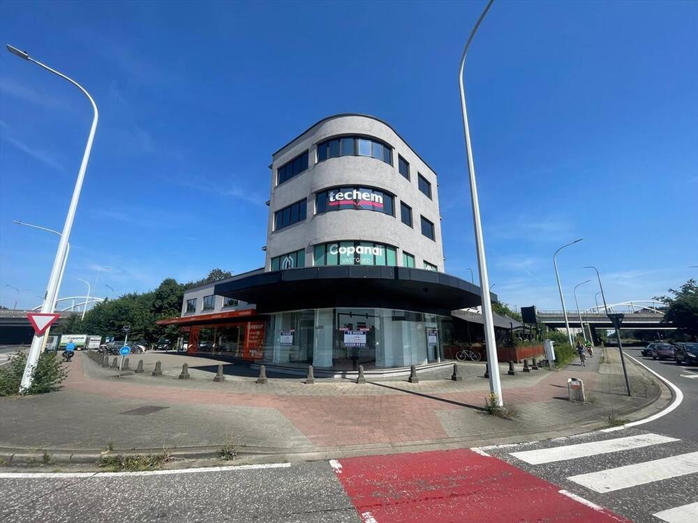 Handelszaak te  huur in Schoten 2900 1550.00€  slaapkamers 104.00m² - Zoekertje 247808