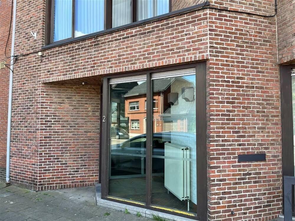 Handelszaak te  huur in Veerle 2431 1400.00€  slaapkamers 288.00m² - Zoekertje 247852