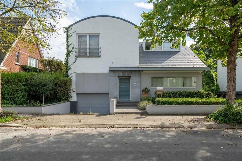 Villa te  koop in Wilrijk 2610 2100000.00€ 5 slaapkamers 392.00m² - Zoekertje 247854