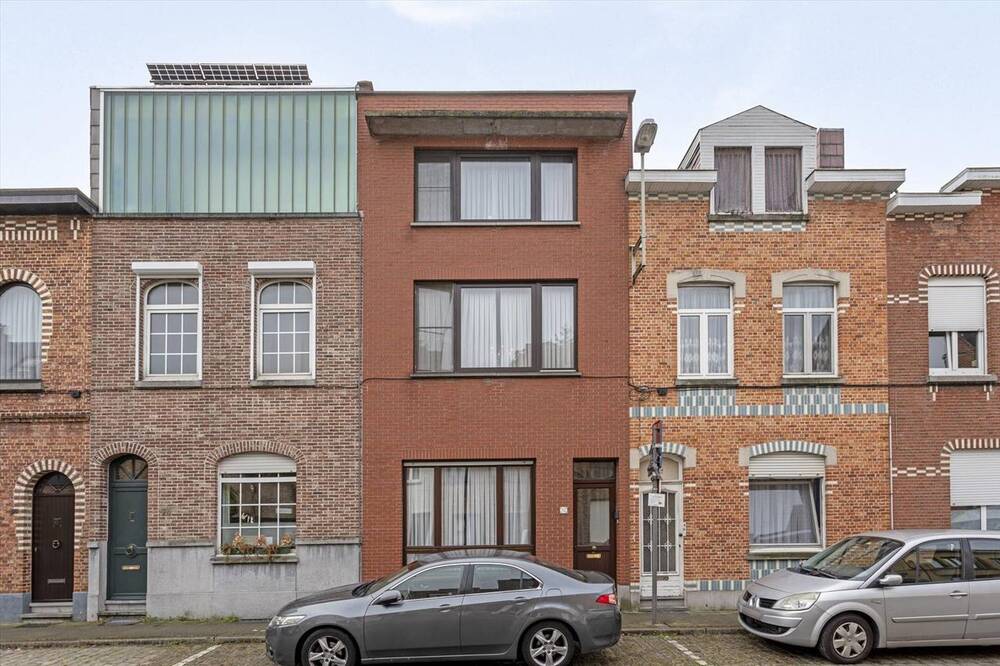 Huis te  in Deurne 2100 359000.00€ 4 slaapkamers 211.00m² - Zoekertje 260762