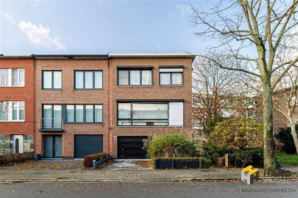 Huis te  koop in Wilrijk 2610 374000.00€ 2 slaapkamers 211.00m² - Zoekertje 263808