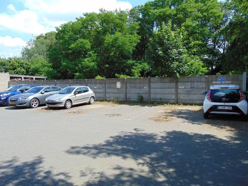 Parking & garage te  koop in Minderhout 2322 9500.00€  slaapkamers m² - Zoekertje 266531