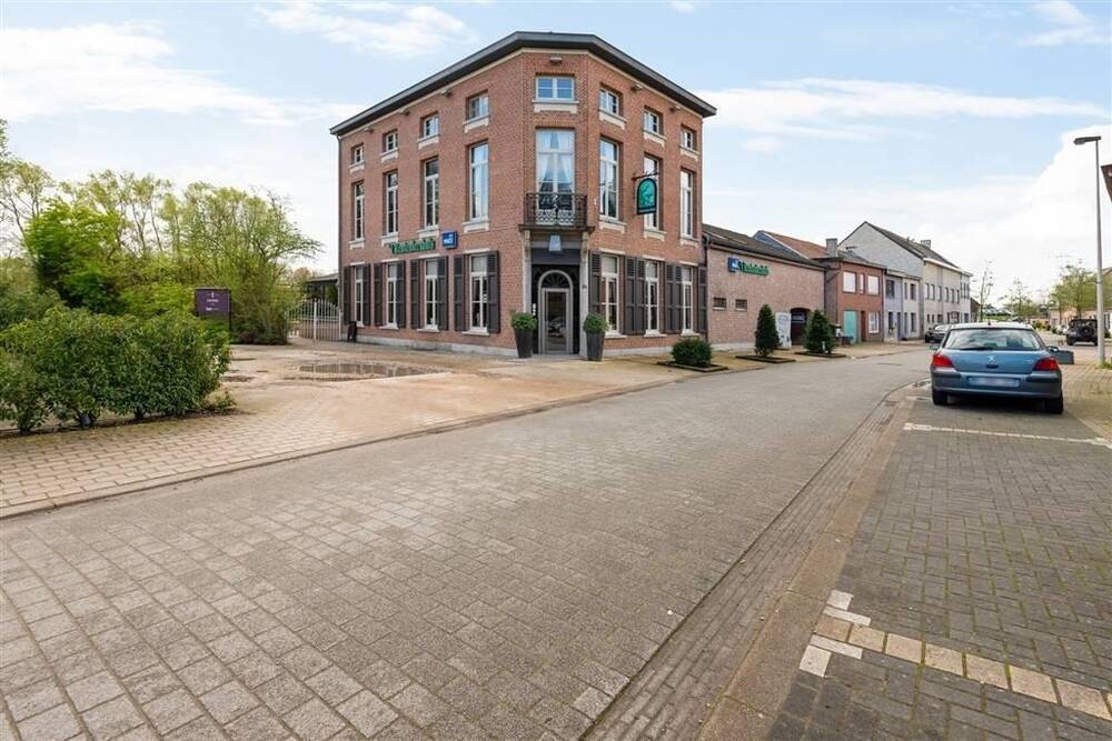 Handelszaak te  koop in Zandhoven 2240 1000000.00€ 2 slaapkamers 650.00m² - Zoekertje 268115