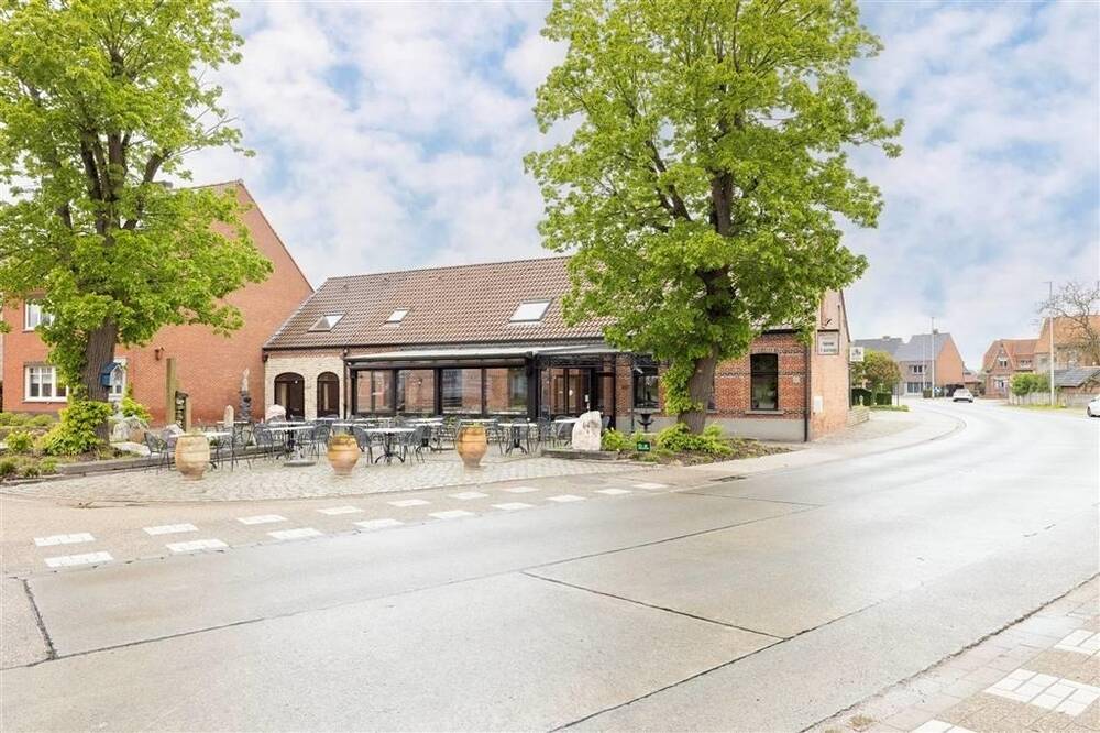 Handelszaak te  koop in Mol 2400 649000.00€ 3 slaapkamers 500.00m² - Zoekertje 268988