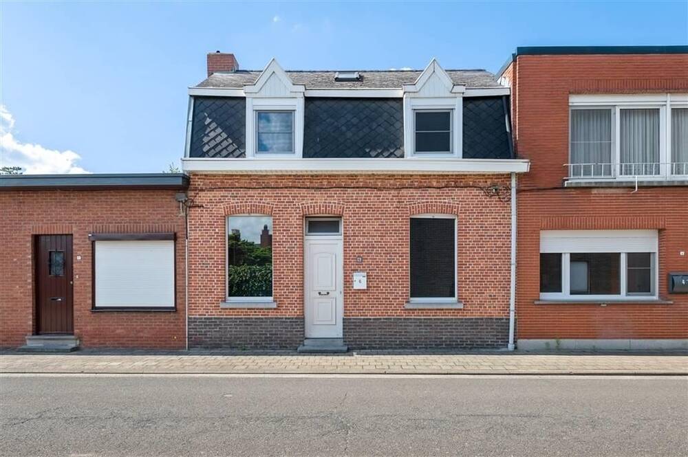 Huis te  koop in Koningshooikt 2500 225000.00€ 2 slaapkamers 88.00m² - Zoekertje 268106