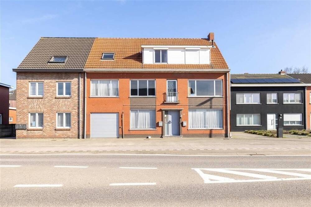 Huis te  koop in Malle 2390 329900.00€ 5 slaapkamers 274.00m² - Zoekertje 270510