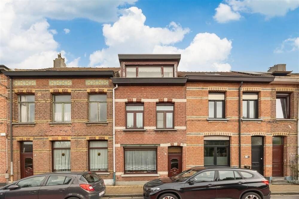 Huis te  koop in Kapellen 2950 252000.00€ 4 slaapkamers 150.00m² - Zoekertje 272245