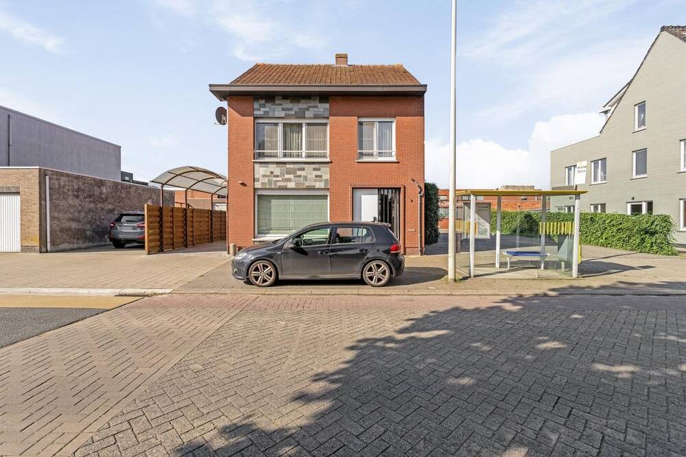 Huis te  koop in Wuustwezel 2990 349000.00€ 3 slaapkamers 193.00m² - Zoekertje 273544