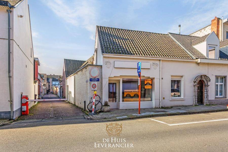 Handelszaak te  in Edegem 2650 590.00€  slaapkamers m² - Zoekertje 283394