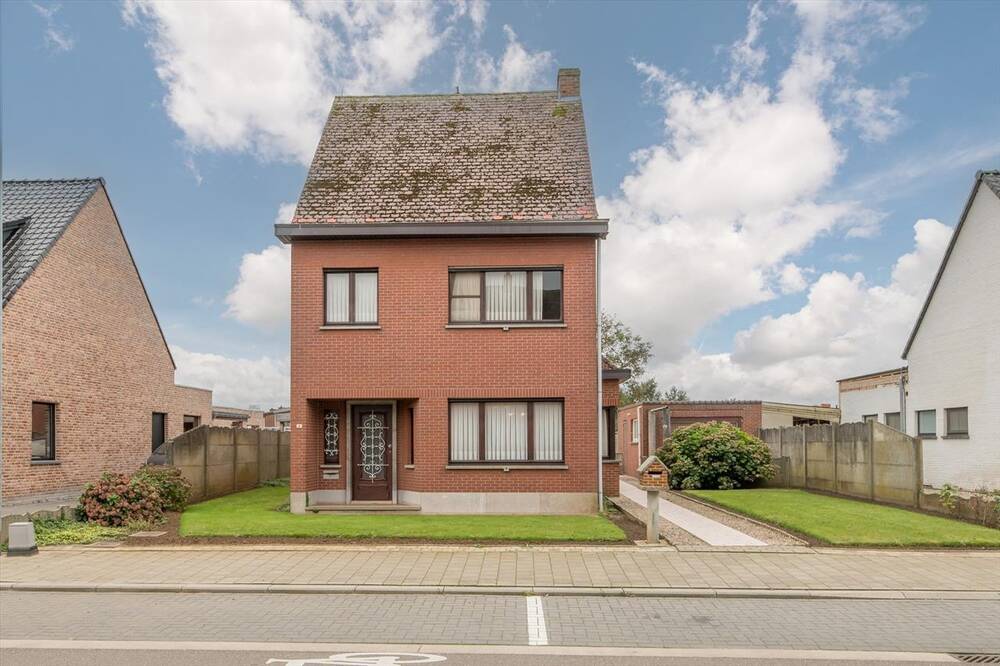 Huis te  koop in Herenthout 2270 295000.00€ 4 slaapkamers m² - Zoekertje 286148