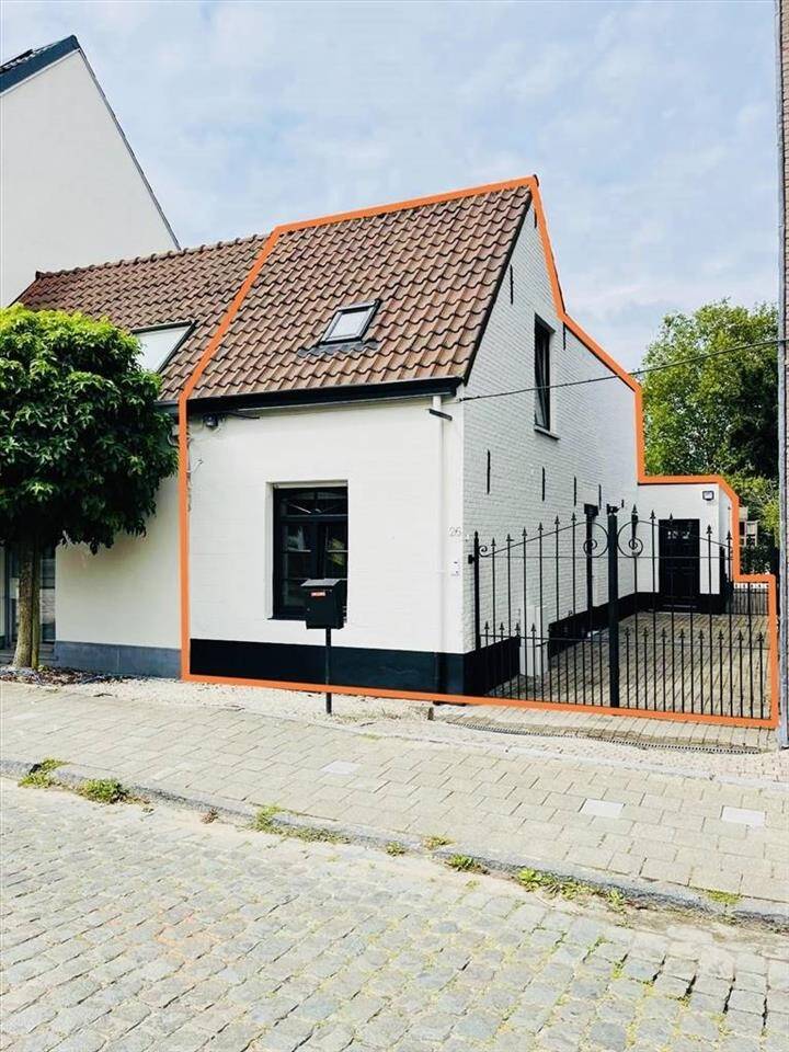 Huis te  koop in Ranst 2520 410000.00€ 2 slaapkamers 130.00m² - Zoekertje 287596