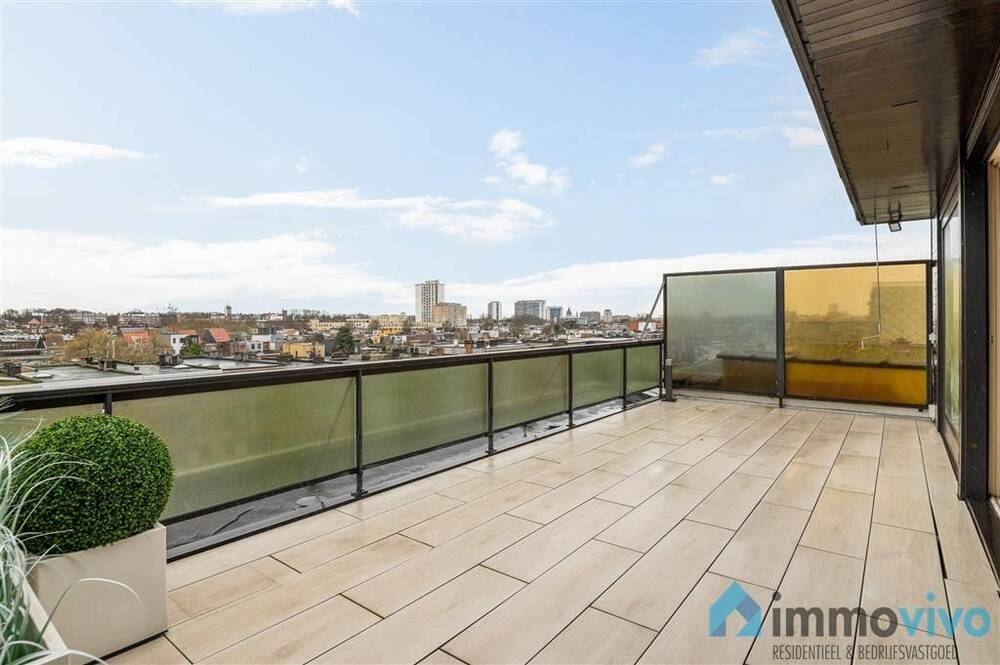 Penthouse te  koop in Deurne 2100 259000.00€ 2 slaapkamers 148.00m² - Zoekertje 287456