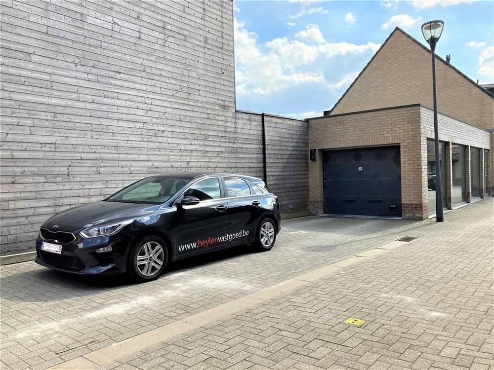 Parking & garage te  huur in Turnhout 2300 110.00€  slaapkamers m² - Zoekertje 290110