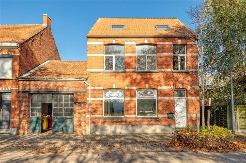 Huis te  koop in Rijkevorsel 2310 395000.00€ 4 slaapkamers 259.00m² - Zoekertje 292375